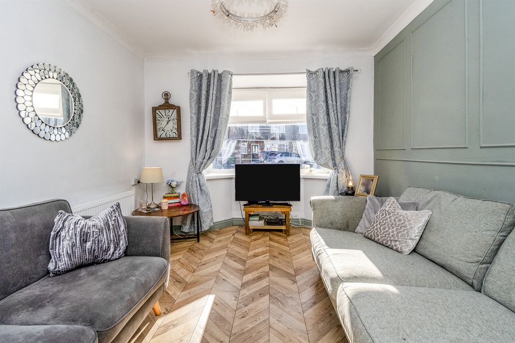 Property photo 3 of 21