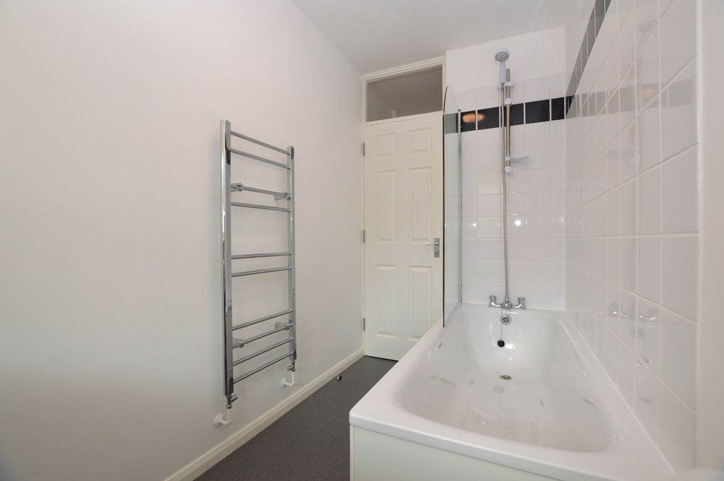 Property photo 3 of 8 Secondbathroom2Edit