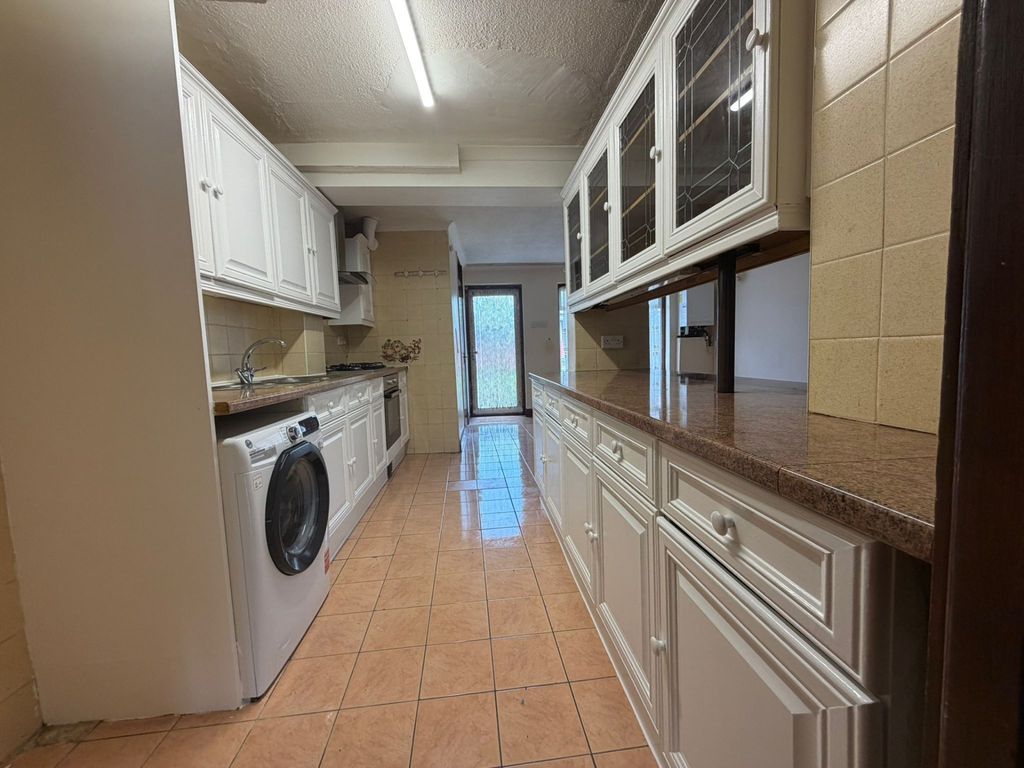 Property photo 2 of 13 Photo 11
