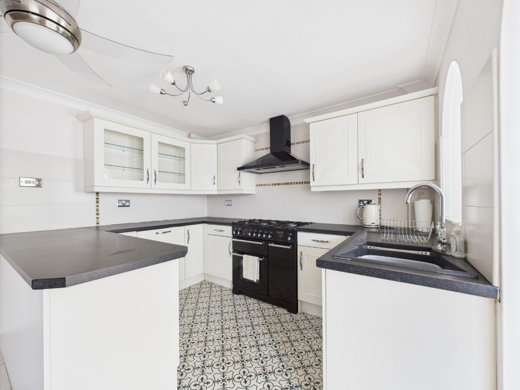 Property photo 3 of 15 4180457