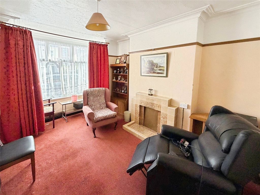 Property photo 3 of 14 Sitting Room
