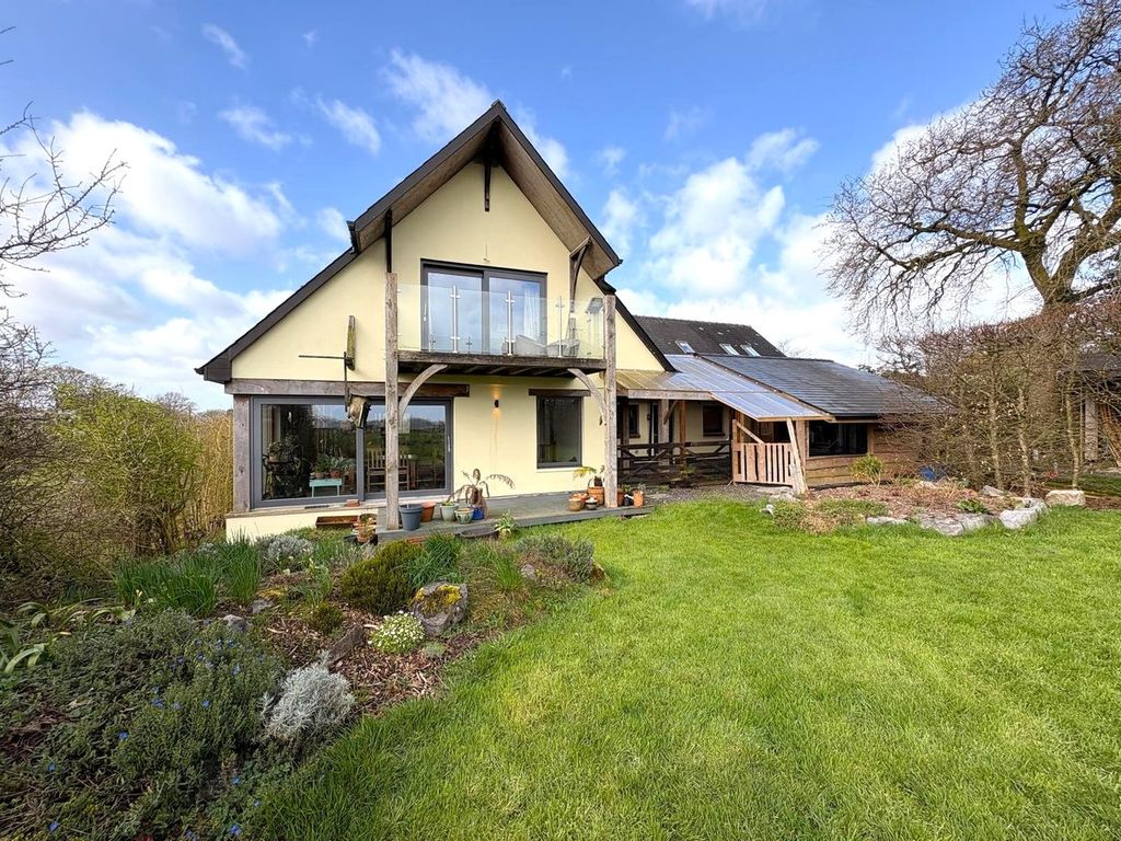 Property photo 2 of 46