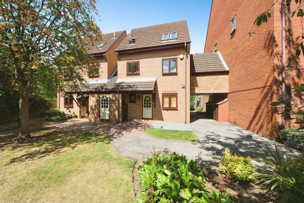 Property photo 1 of 16 Pbox-Img.Jpg
