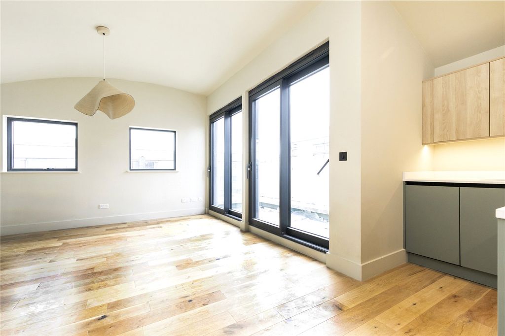 Property photo 3 of 20 Picture No. 43