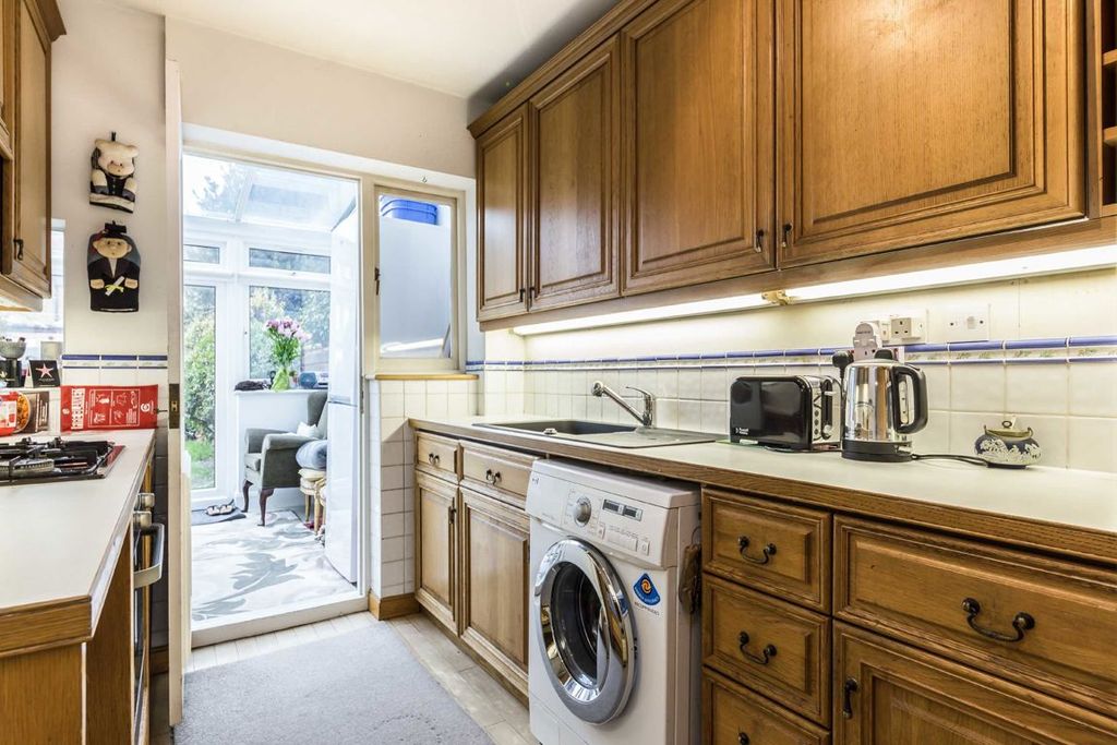 Property photo 2 of 5