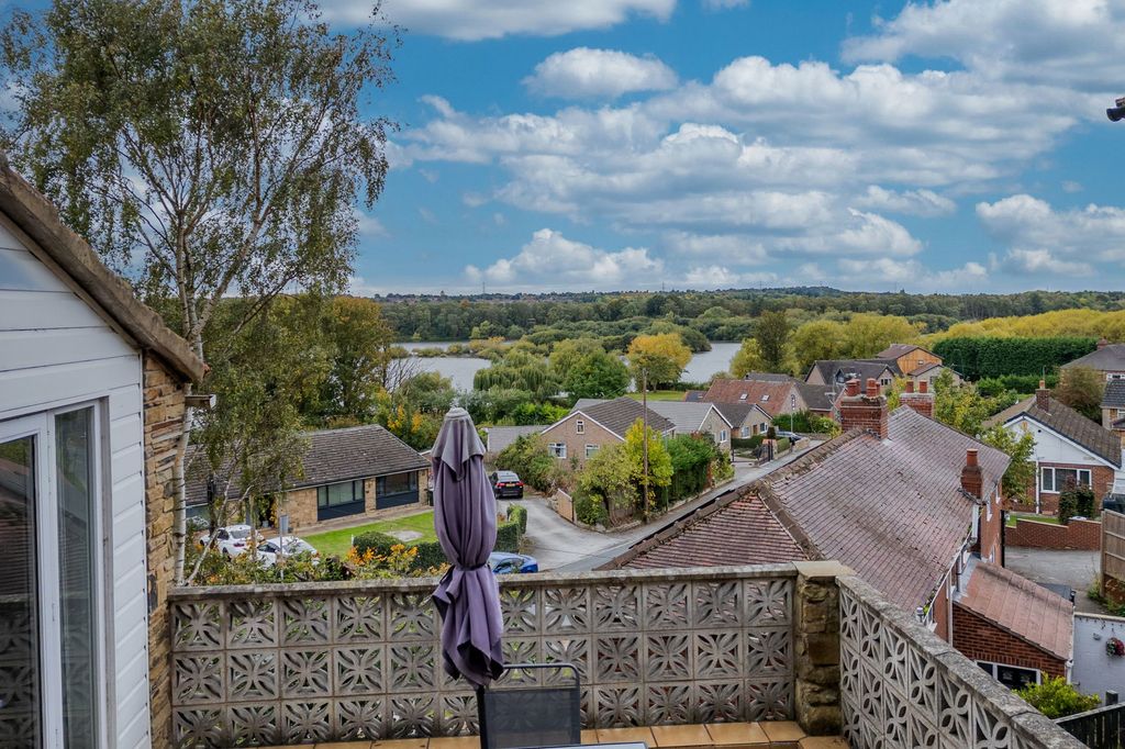 Property photo 3 of 36