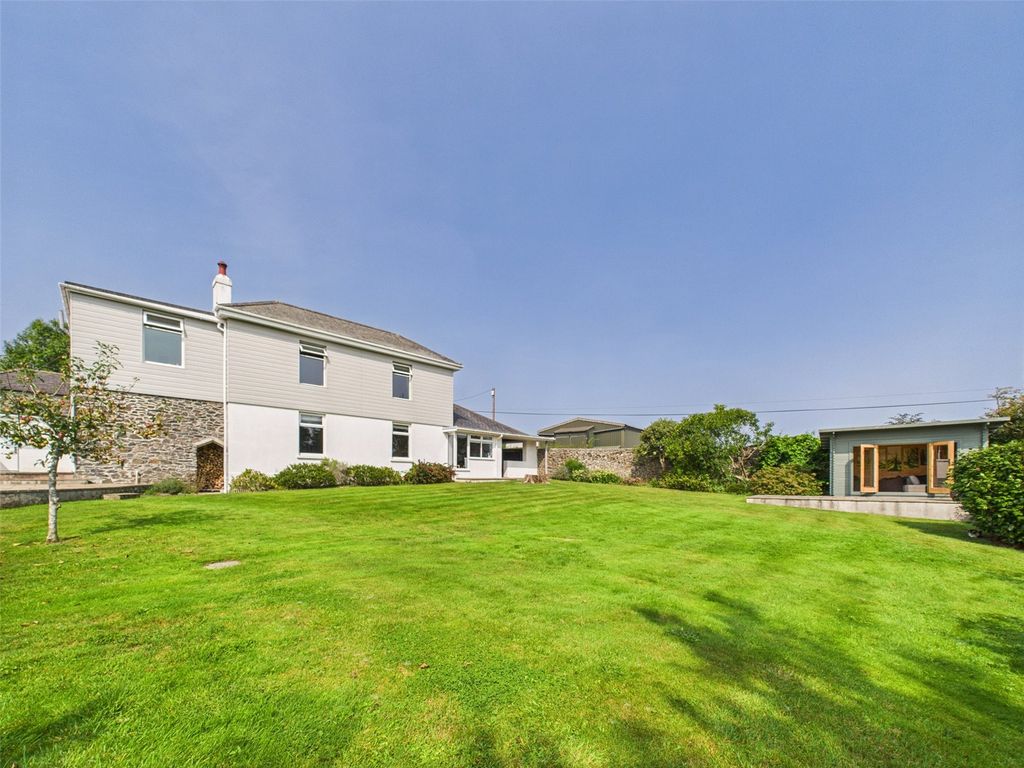Property photo 2 of 21 Picture No. 28