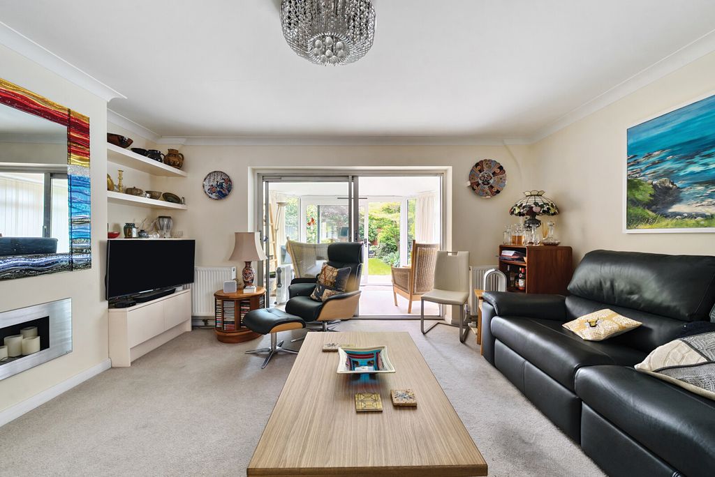 Property photo 2 of 23 1305105-12-68495B...