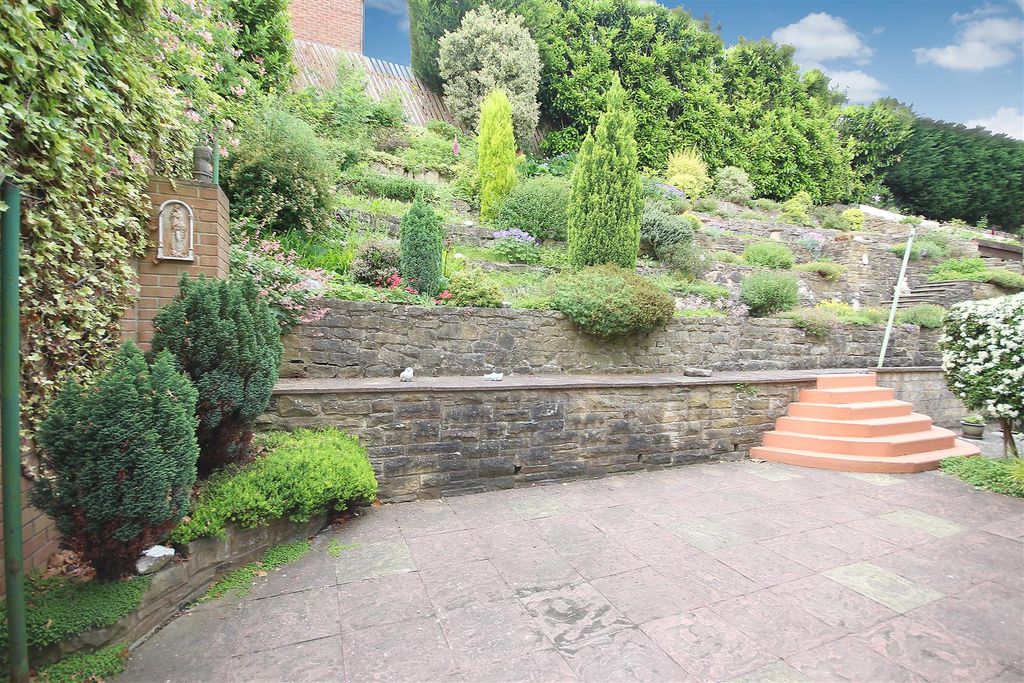 Property photo 3 of 14 Outside