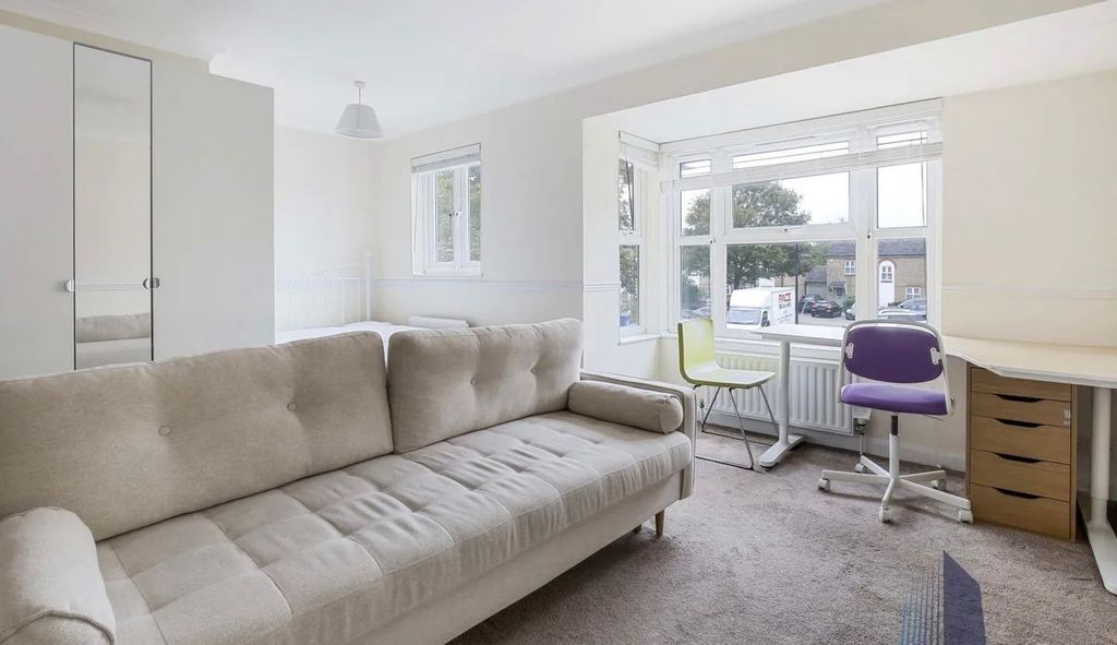 Property photo 2 of 9