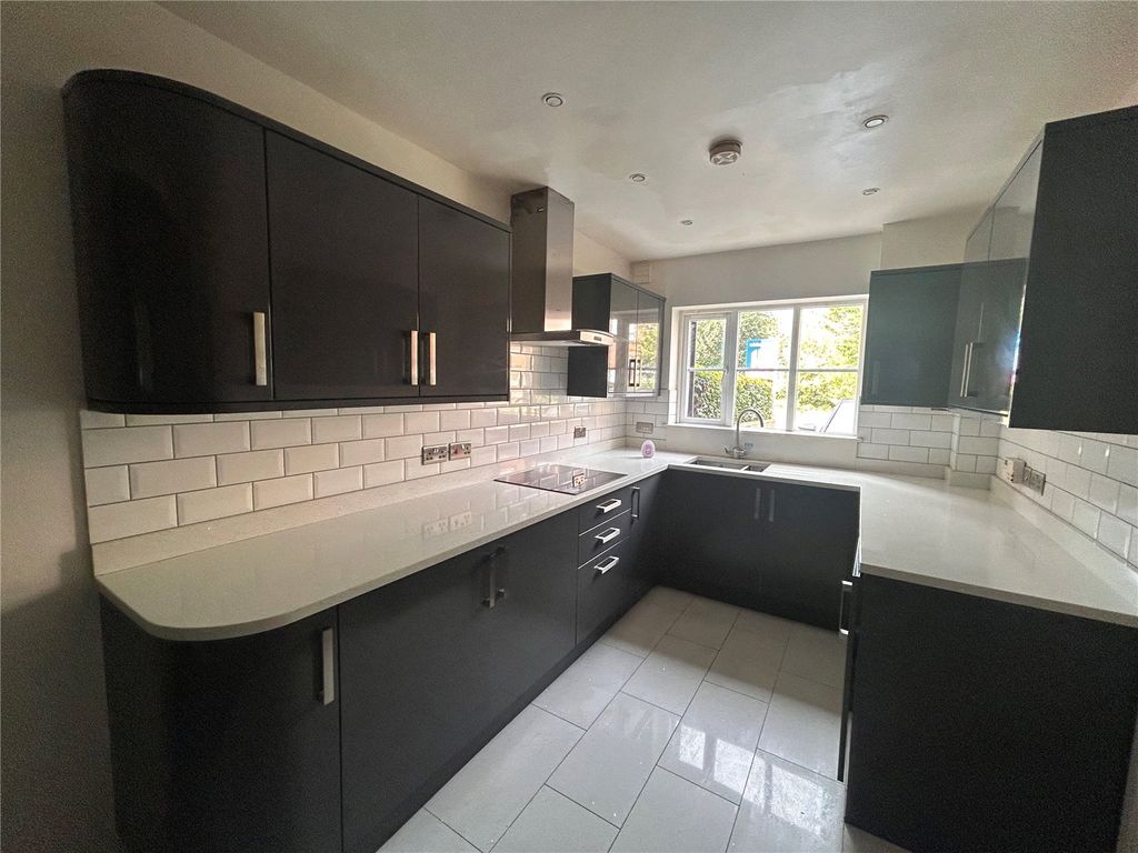 Property photo 2 of 17 Picture No. 29