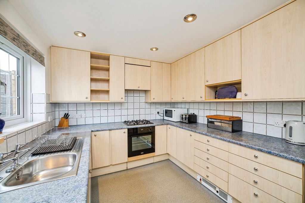 Property photo 3 of 31 Pbox-Img.Jpg