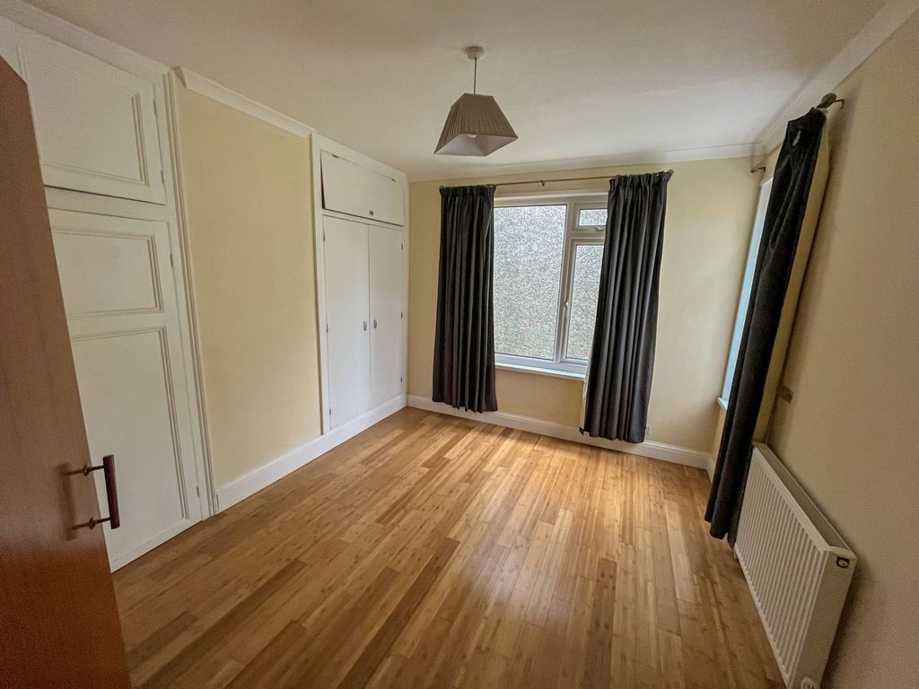 Property photo 2 of 10 Picture No. 11