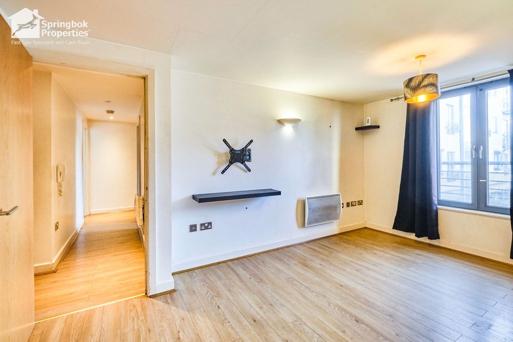 Property photo 2 of 17 Image 1