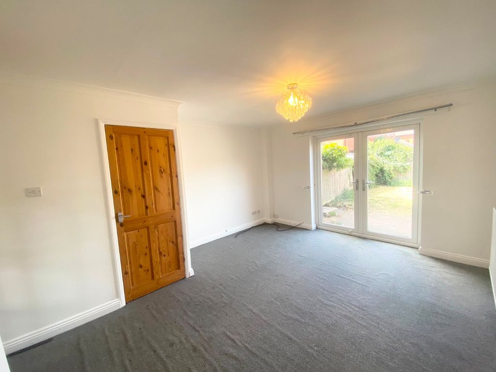 Property photo 3 of 11 Picture No. 18