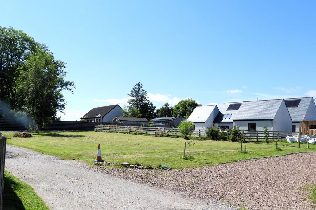 Property photo 2 of 6