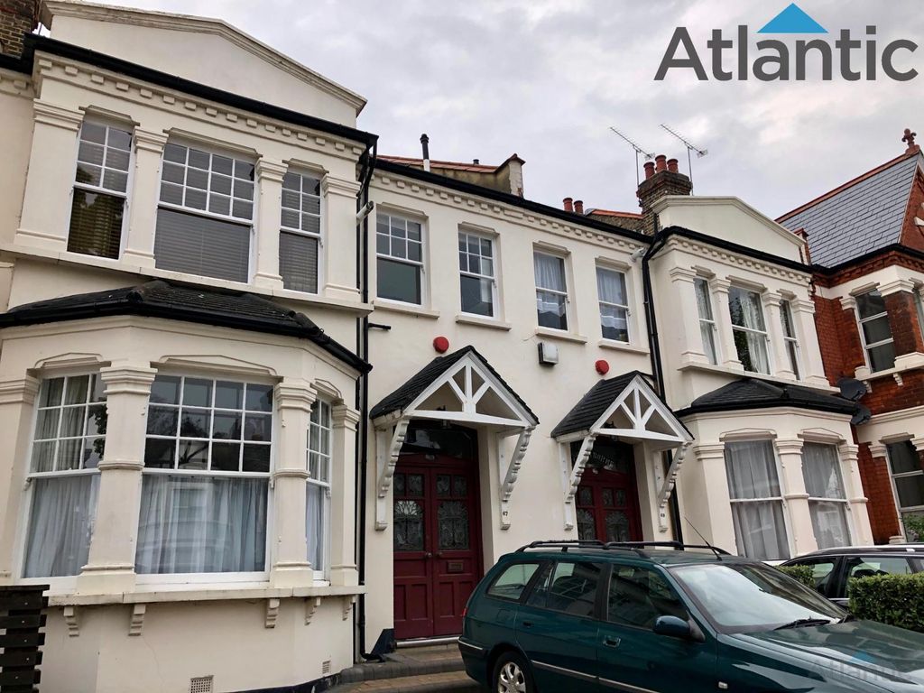 Property photo 1 of 13 Large 2 Bedroom 1st Floor Flat