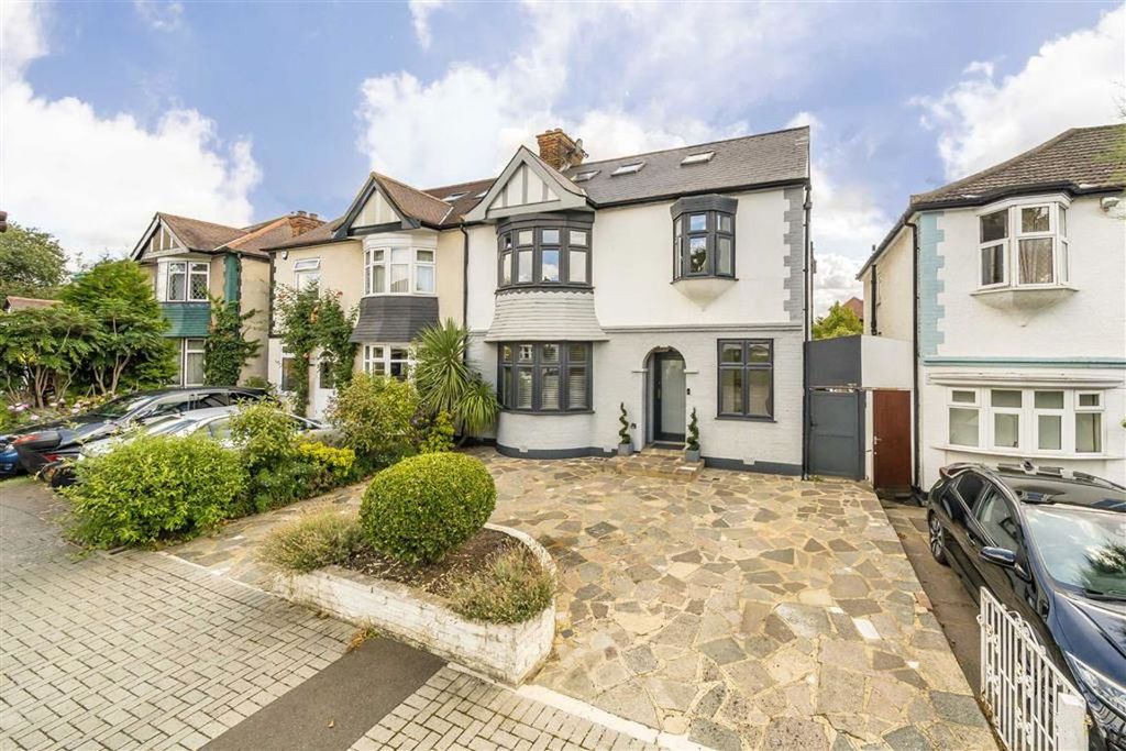 Property photo 1 of 9