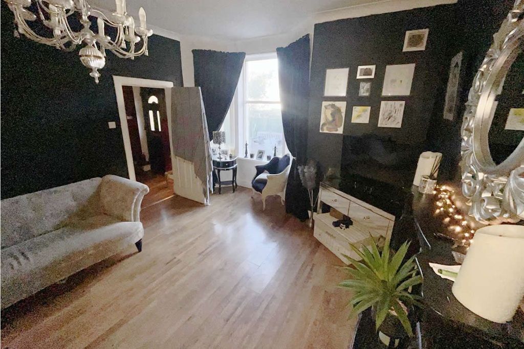 Property photo 2 of 8