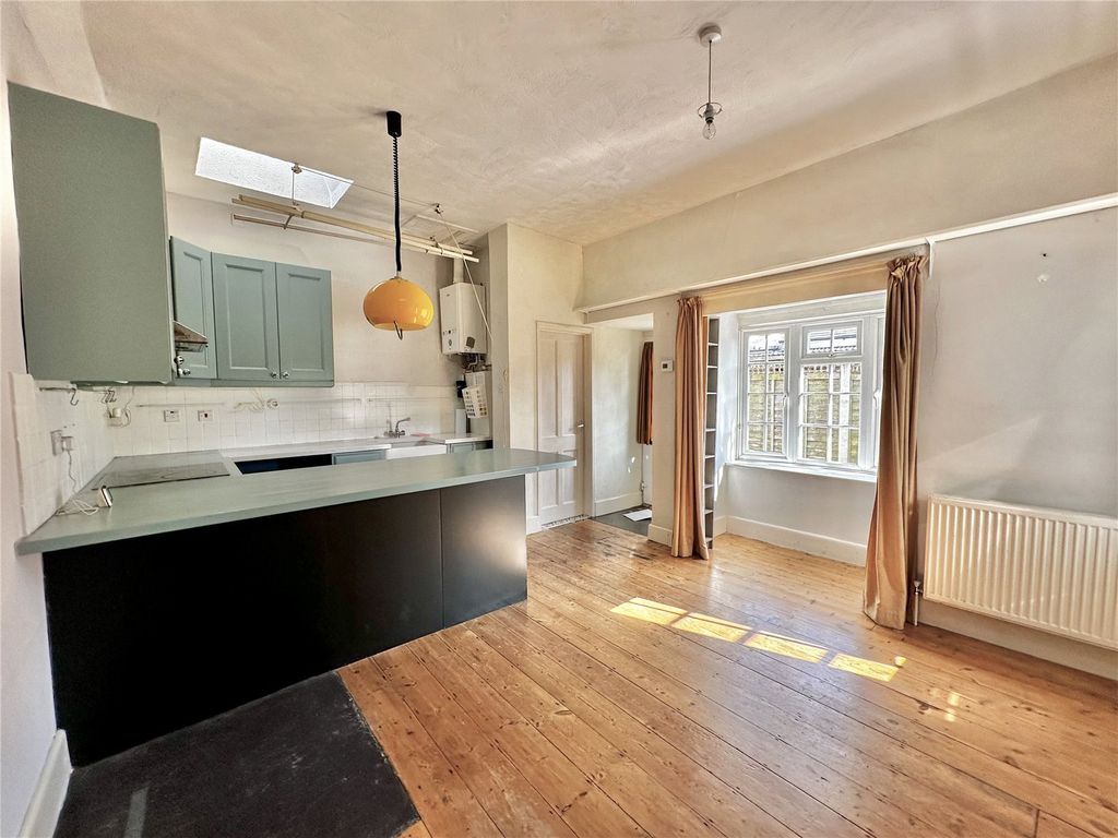 Property photo 2 of 9 Kitchen