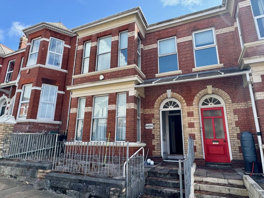 Property photo 1 of 19 Front
