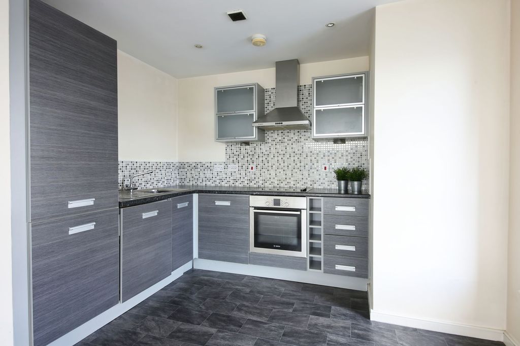 Property photo 3 of 14 Kitchen