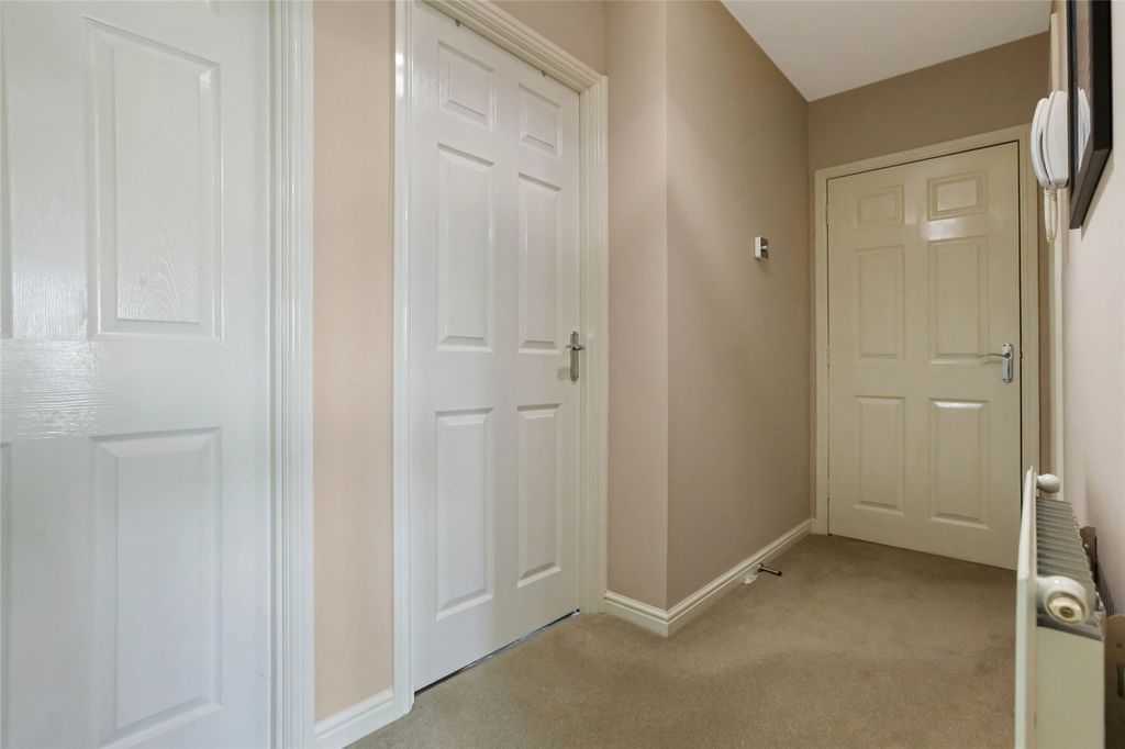 Property photo 3 of 17 Picture No. 02