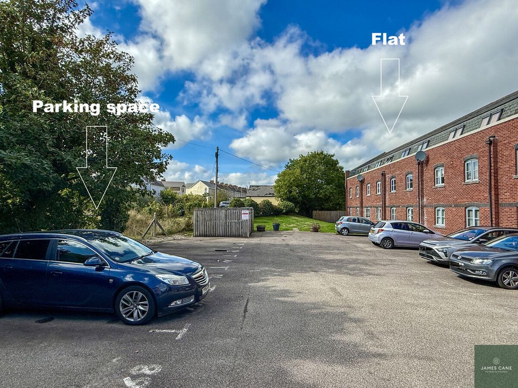 Property photo 3 of 11