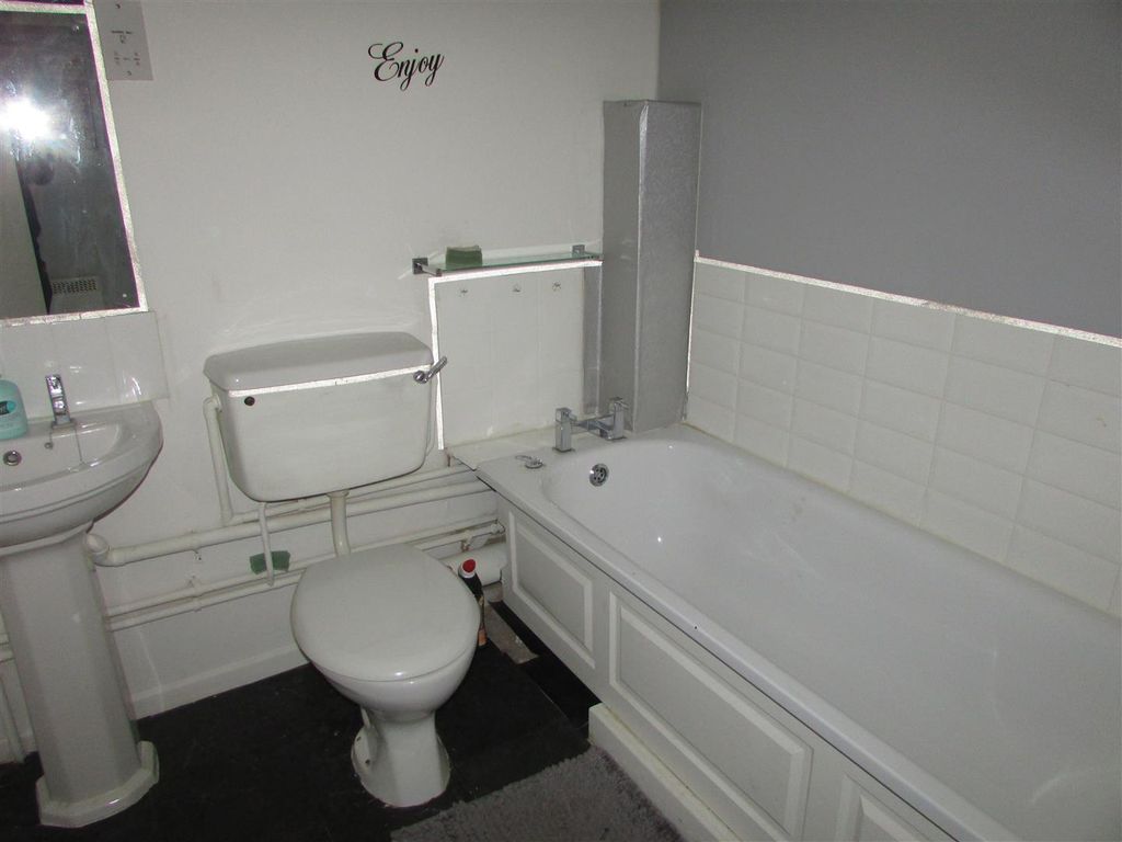 Property photo 2 of 3