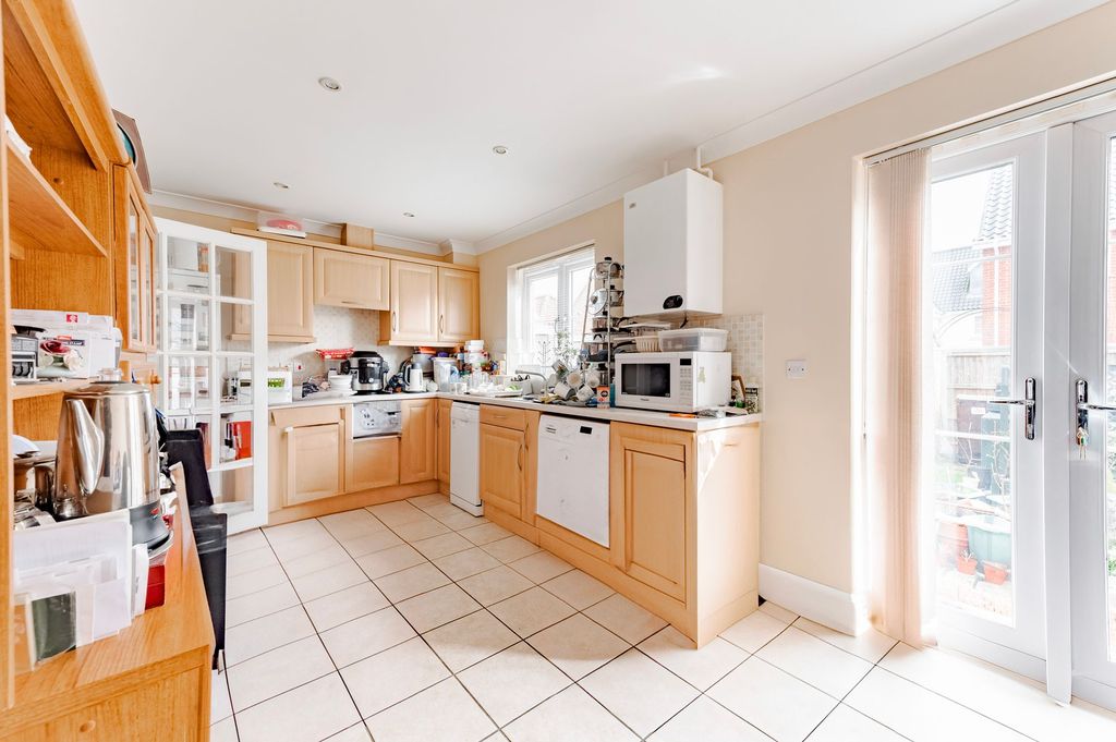 Property photo 2 of 17