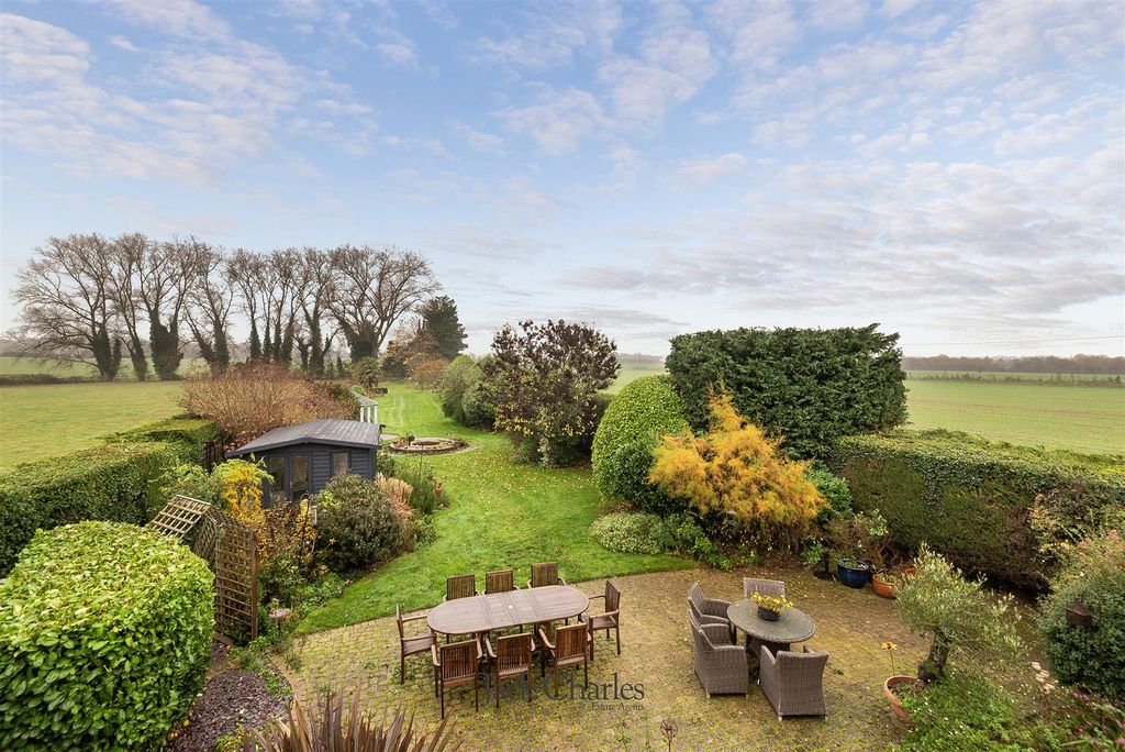 Property photo 2 of 20