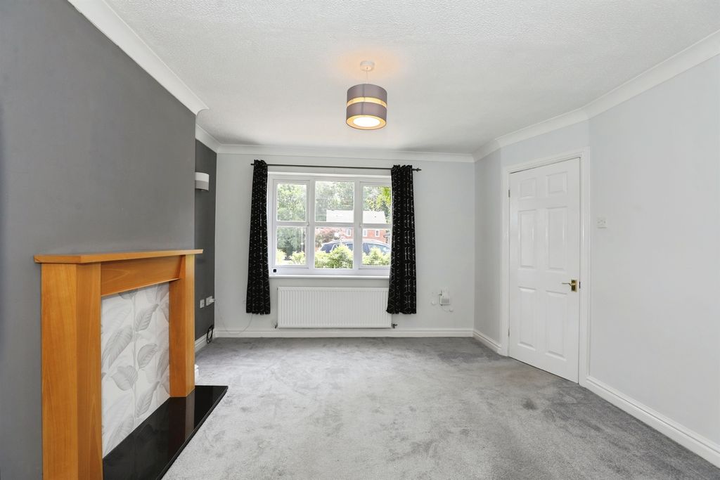 Property photo 3 of 18