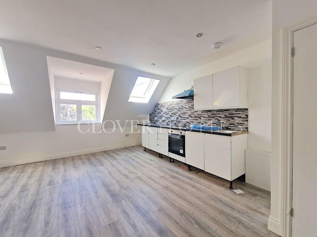 Property photo 3 of 9 F49Faa7E-Cba5-4418-B4Df-B46Fe5765c53.Jpg