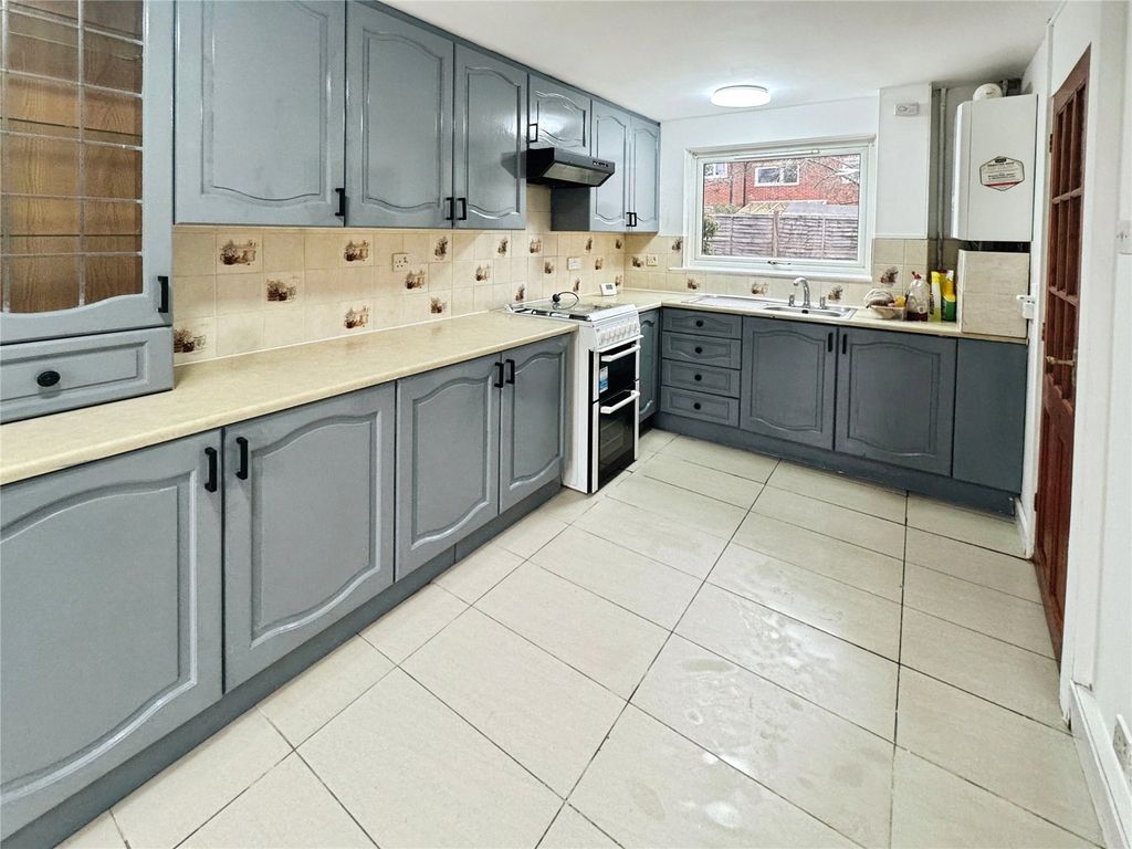 Property photo 2 of 12 Picture No. 22