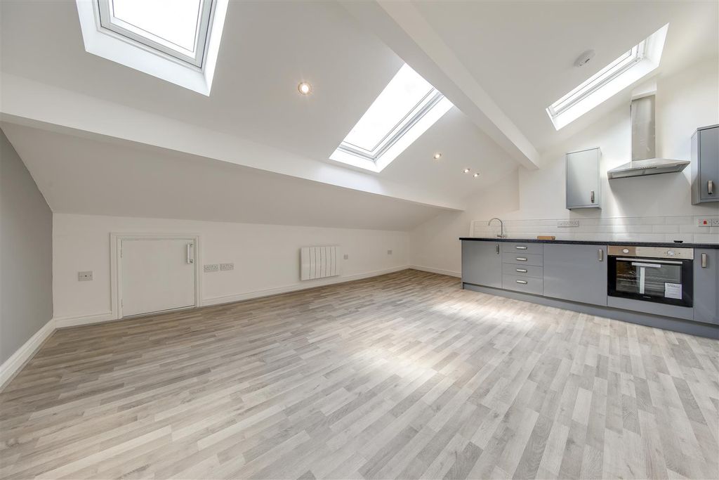 Property photo 1 of 7 Open Plan Lounge / Kitchen