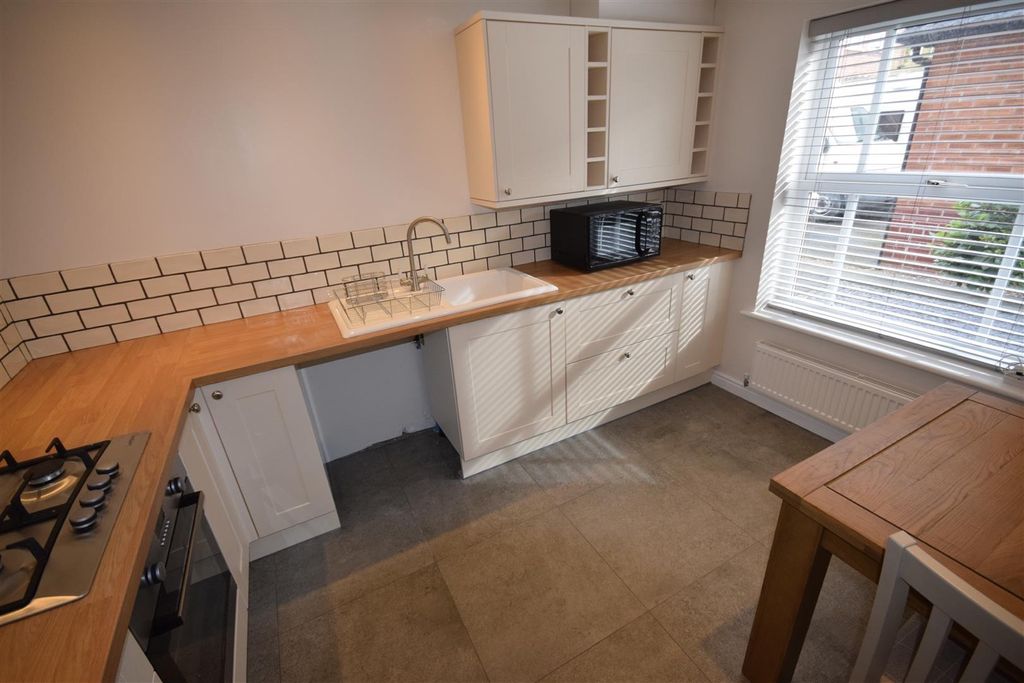 Property photo 2 of 18 2239755