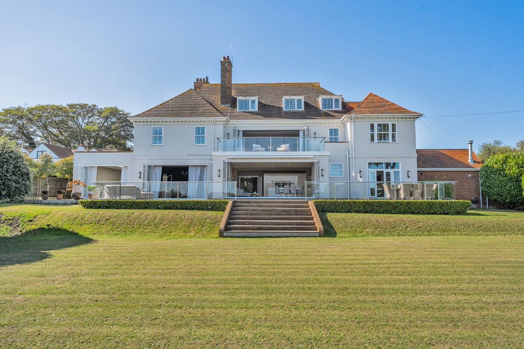 Property photo 2 of 23 Hawkshill House