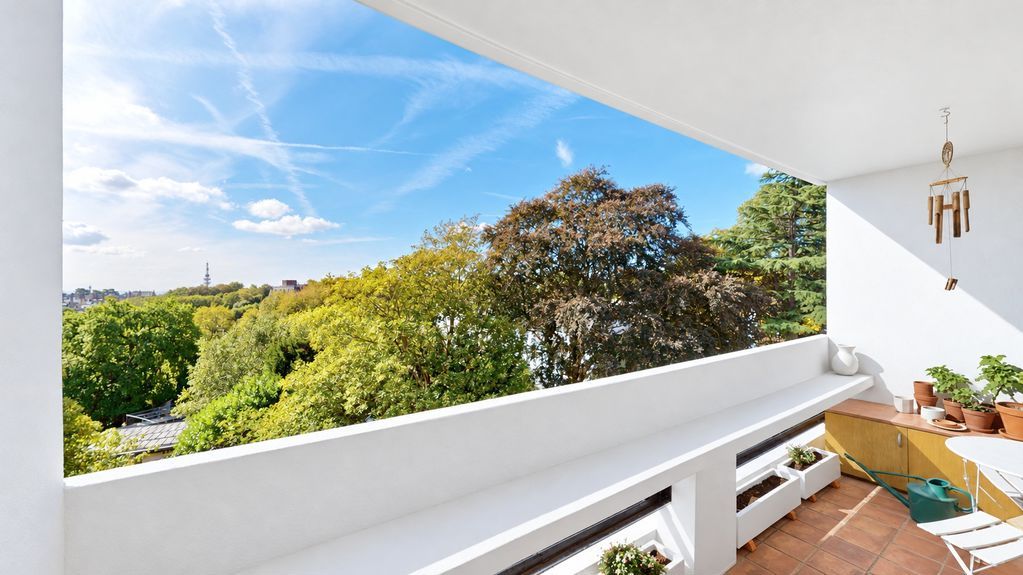 Property photo 3 of 19 Balcony