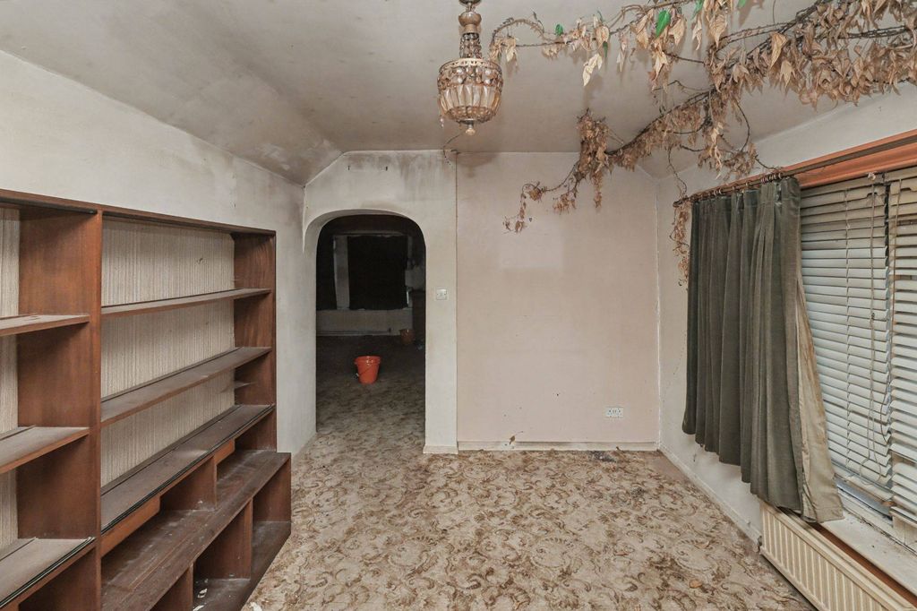 Property photo 2 of 23 Fallowdale, Pudding Hill, Reading Rg10 8Qz