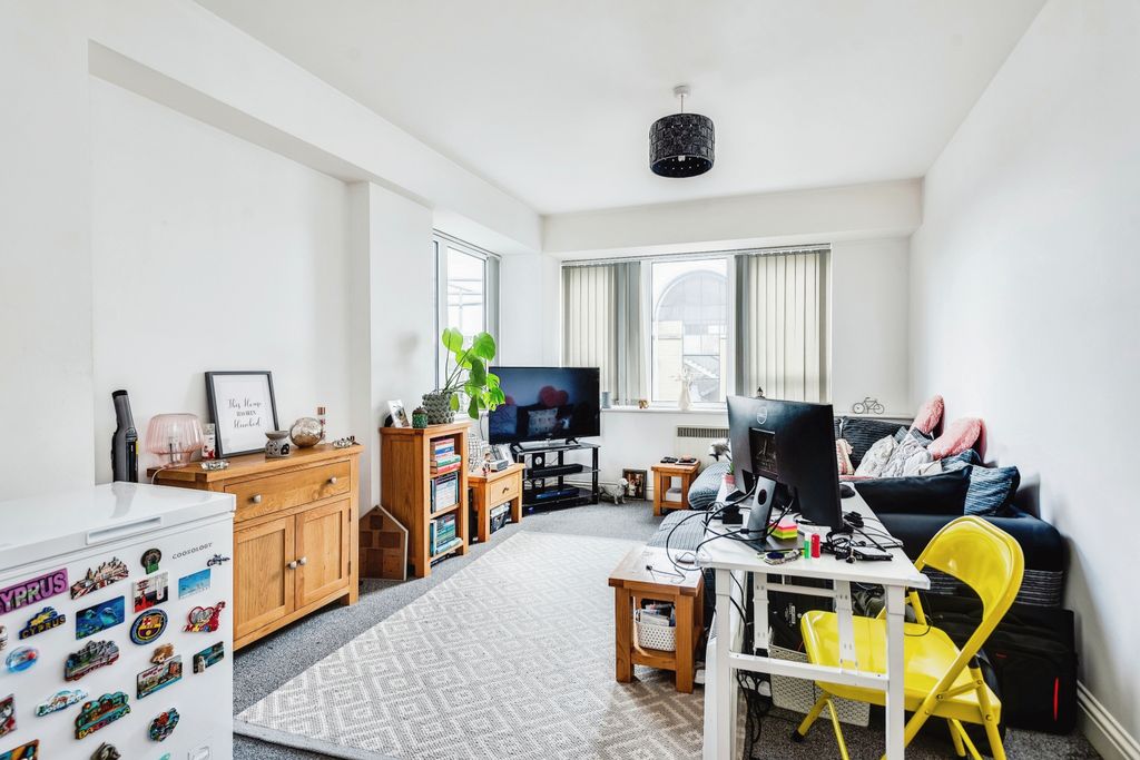 Property photo 1 of 10 Photography