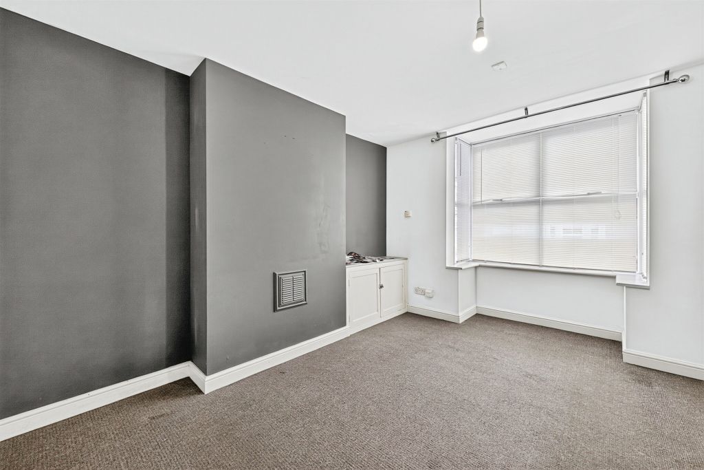 Property photo 3 of 25