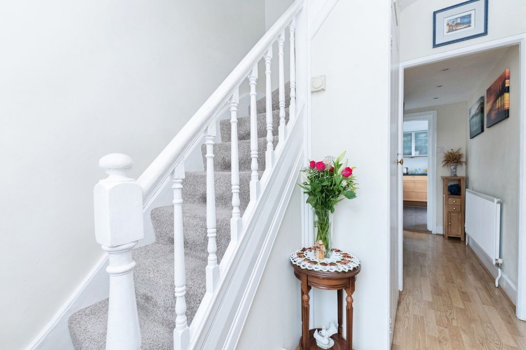 Property photo 2 of 15 Pbox-Img.Jpg