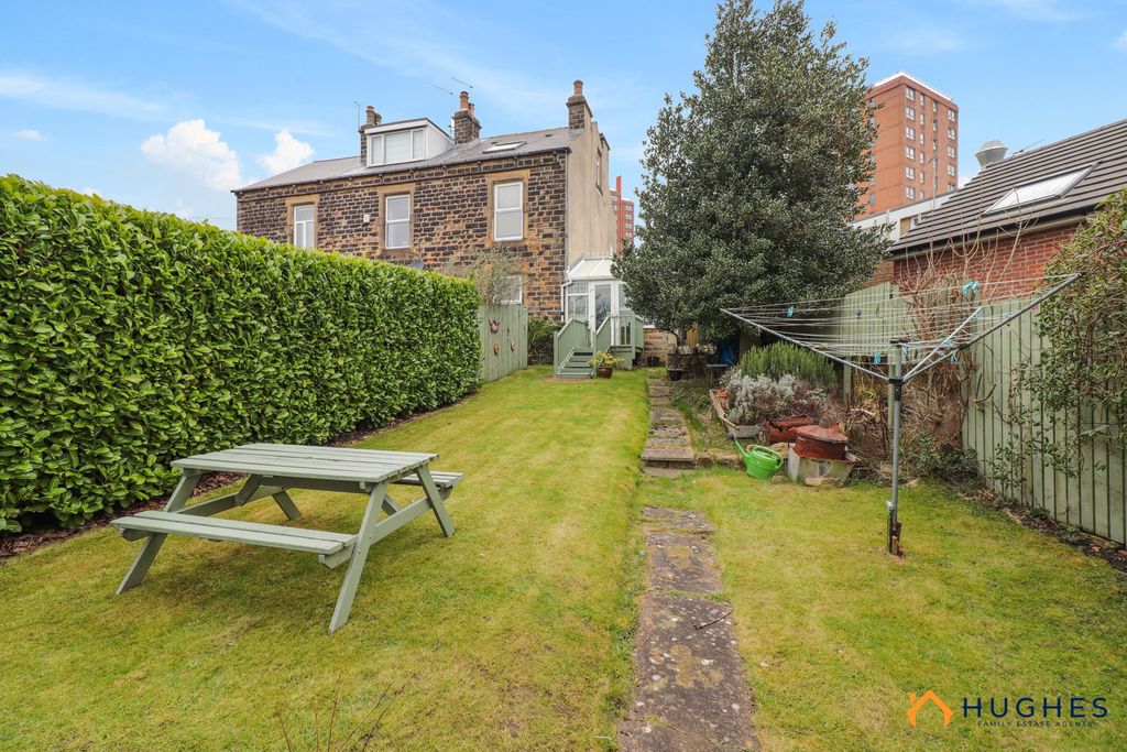 Property photo 1 of 30