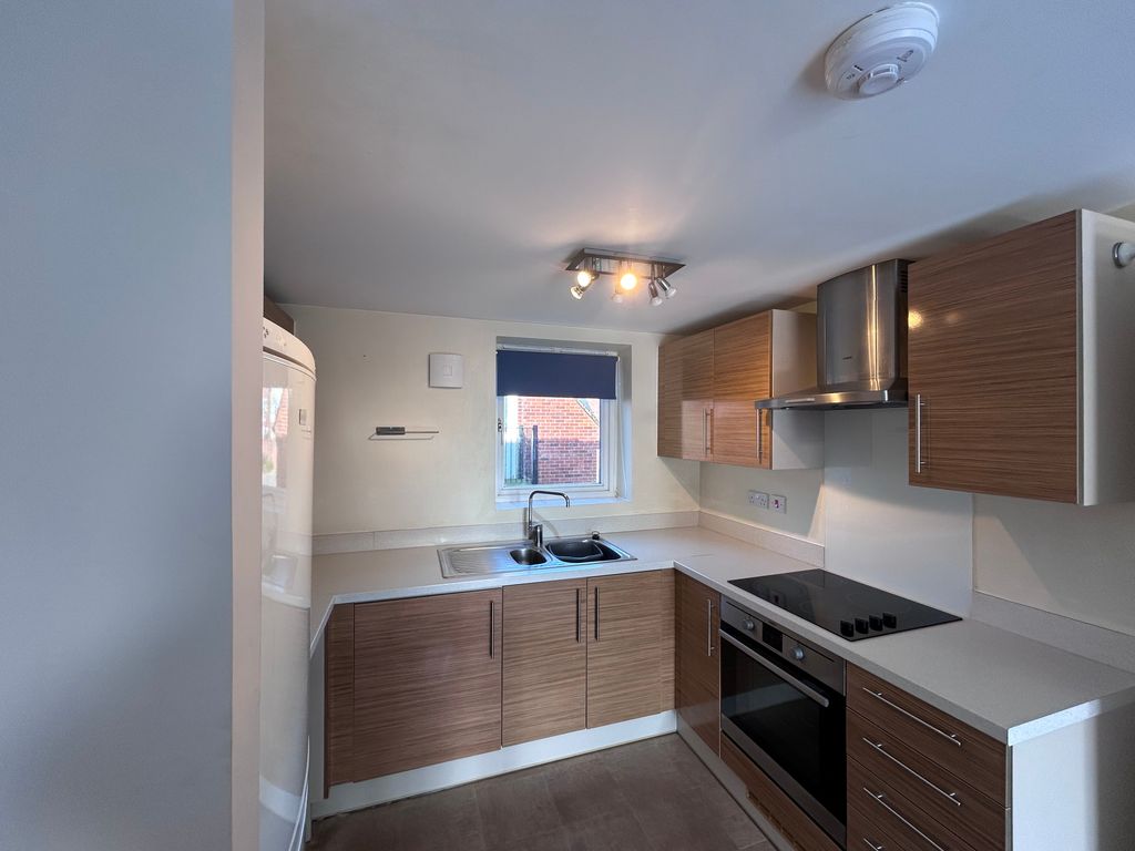 Property photo 3 of 7 Kitchen