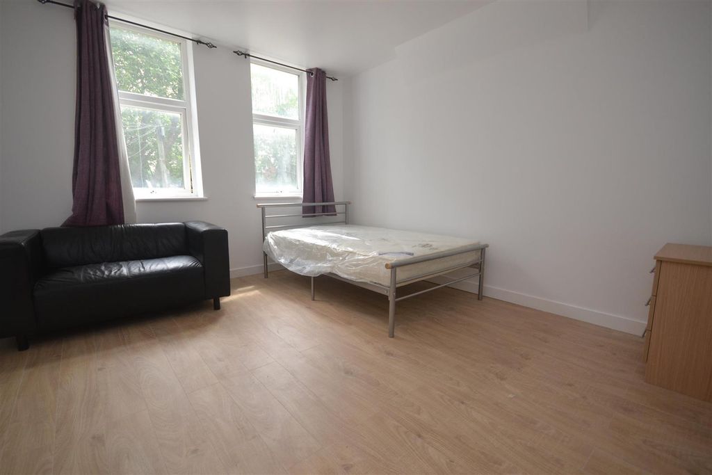 Property photo 2 of 4