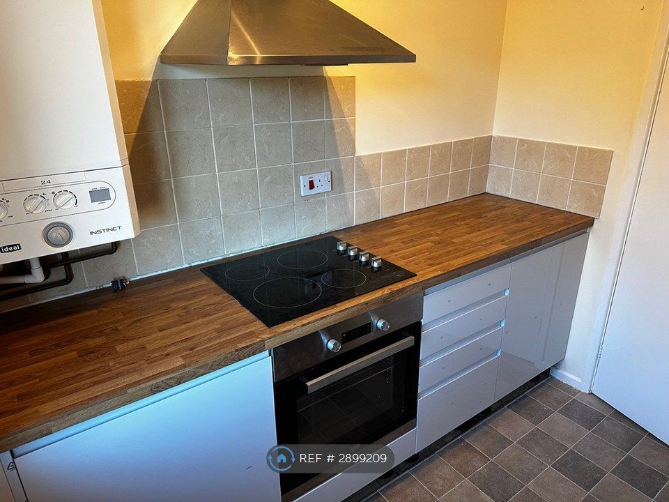 Property photo 2 of 3 Kitchen 1