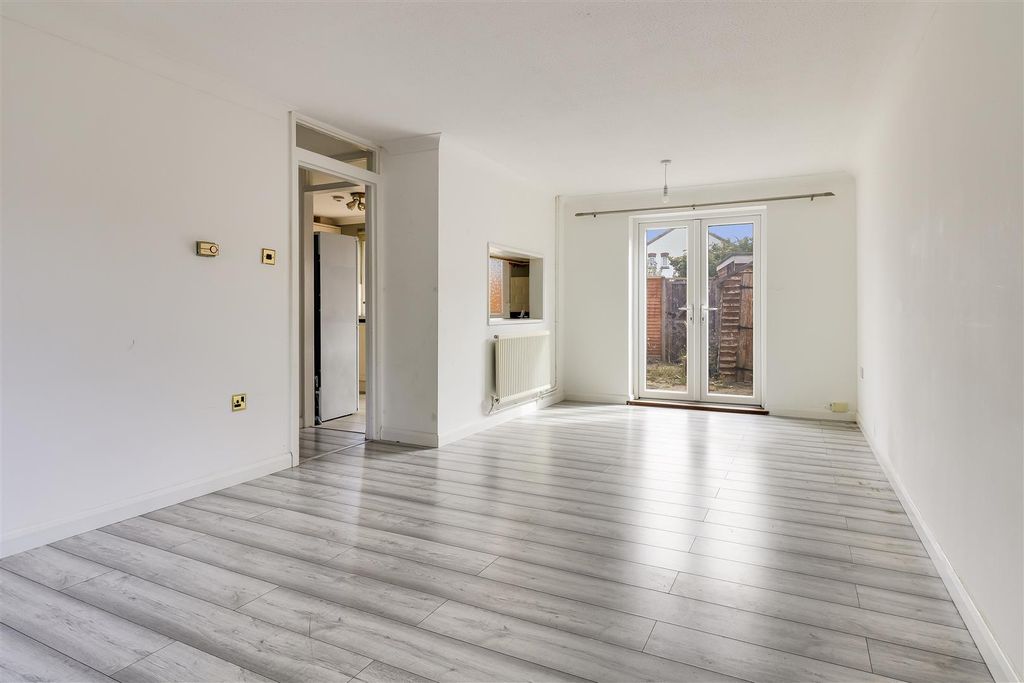 Property photo 2 of 18 Img (6).Jpg