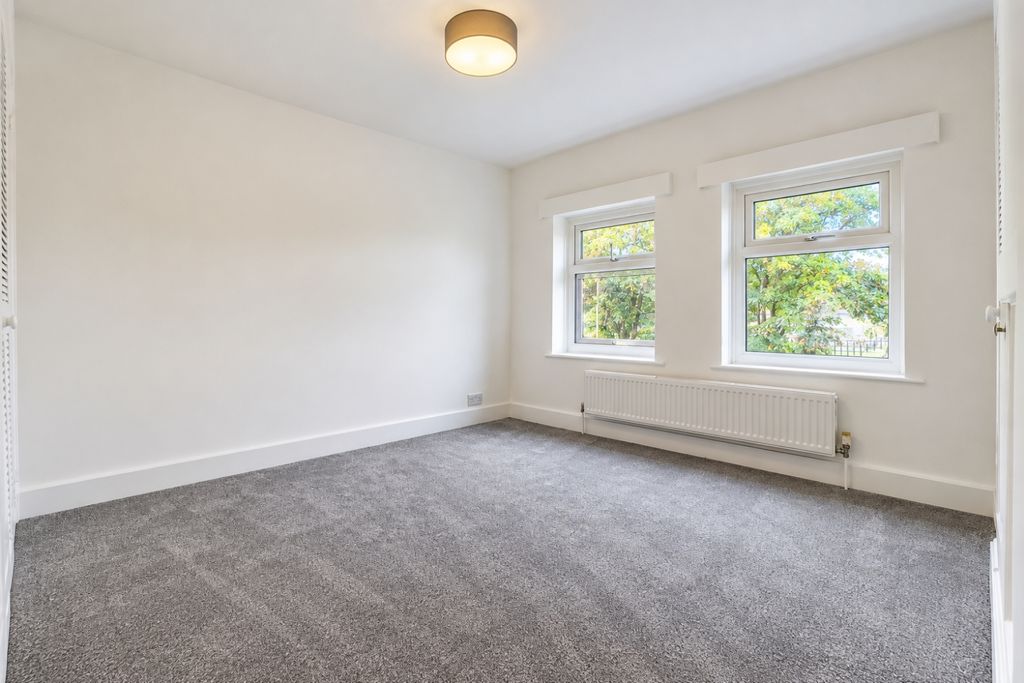 Property photo 3 of 16 Freshly Renovated Bright Bedroom