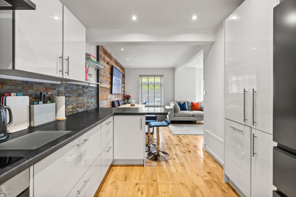 Property photo 3 of 30