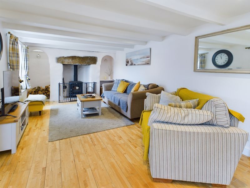 Property photo 2 of 22 Living Room